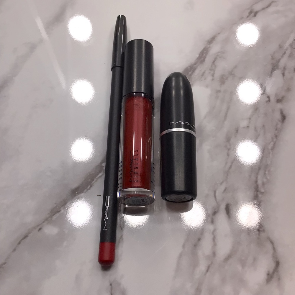 Mac shiny pretty goody bag : red lips